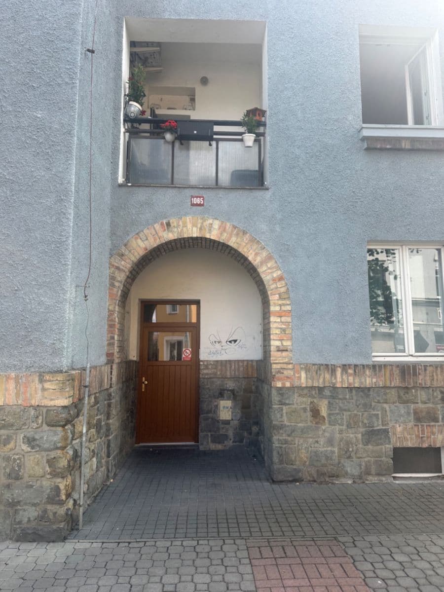 1 bedroom with open-plan kitchen flat to rent, 1 m², Husova, Louny, Ústecký Region 1 bedroom with open-plan kitchen flat to rent, 1 m², Husova, Louny, Ústecký Region