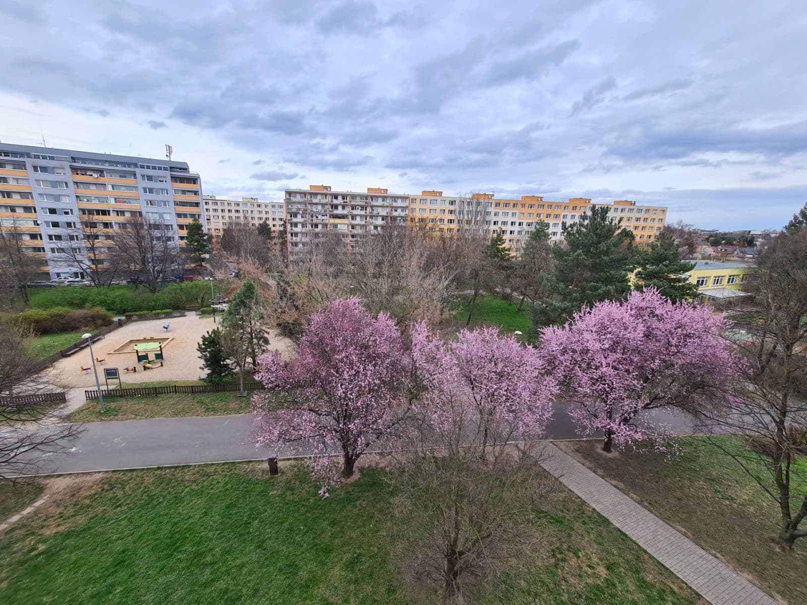 2 bedroom with open-plan kitchen flat to rent, 58 m², Křenická, Prague, Prague 2 bedroom with open-plan kitchen flat to rent, 58 m², Křenická, Prague, Prague