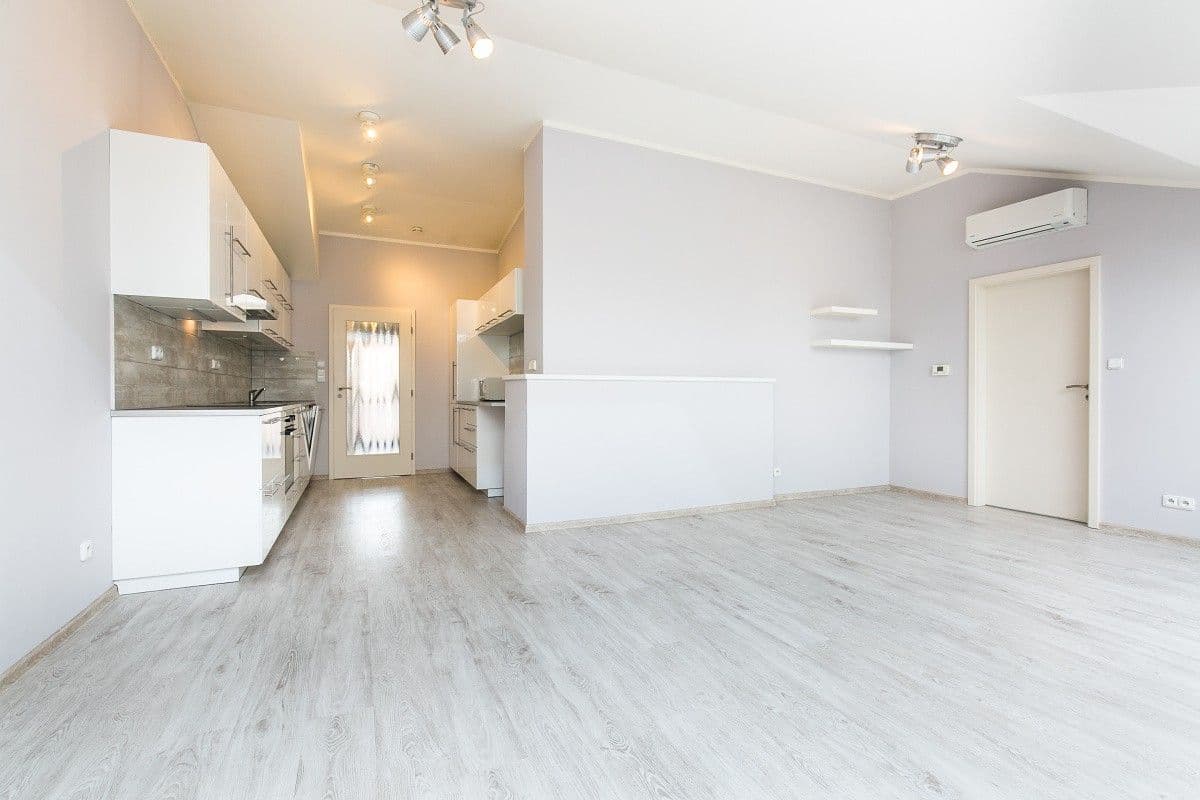 1 bedroom with open-plan kitchen flat for sale, 69 m², Prokopovo náměstí, Prague, Prague 1 bedroom with open-plan kitchen flat for sale, 69 m², Prokopovo náměstí, Prague, Prague