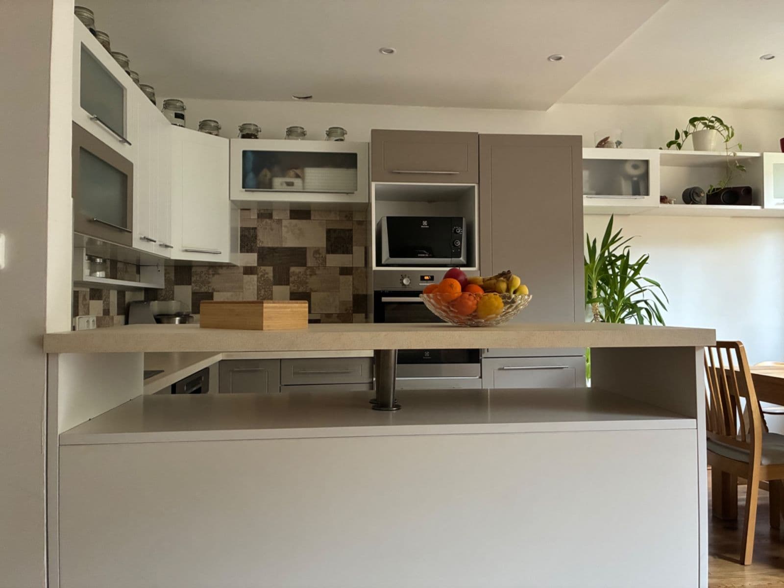 2 bedroom with open-plan kitchen flat to rent, 71 m², Prosluněná, Prague, Prague 2 bedroom with open-plan kitchen flat to rent, 71 m², Prosluněná, Prague, Prague