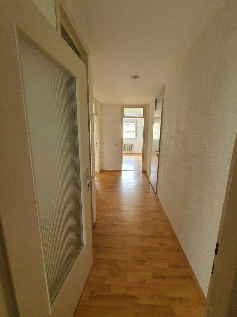 2 bedroom with open-plan kitchen flat to rent, 93 m², Pforzheim, Baden-Württemberg 2 bedroom with open-plan kitchen flat to rent, 93 m², Pforzheim, Baden-Württemberg