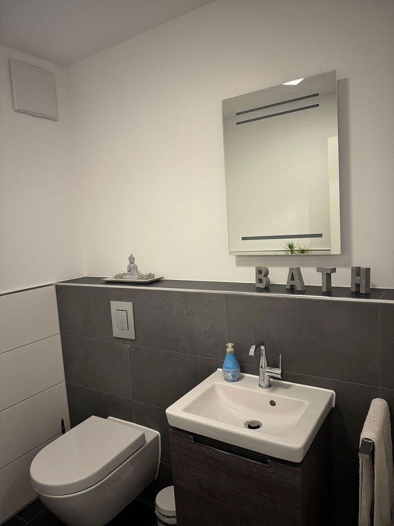 2 bedroom with open-plan kitchen flat for sale, 97 m², Oberhausen, North Rhine-Westphalia 2 bedroom with open-plan kitchen flat for sale, 97 m², Oberhausen, North Rhine-Westphalia