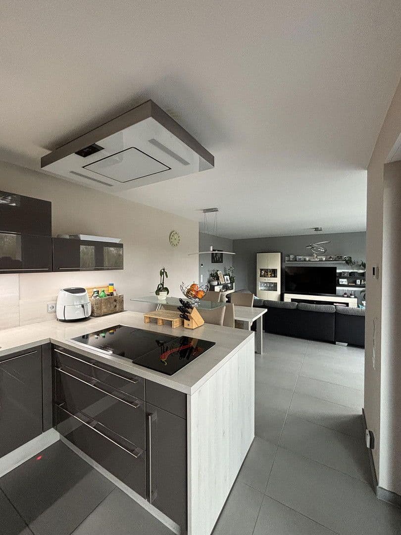 2 bedroom with open-plan kitchen flat for sale, 97 m², Oberhausen, North Rhine-Westphalia 2 bedroom with open-plan kitchen flat for sale, 97 m², Oberhausen, North Rhine-Westphalia