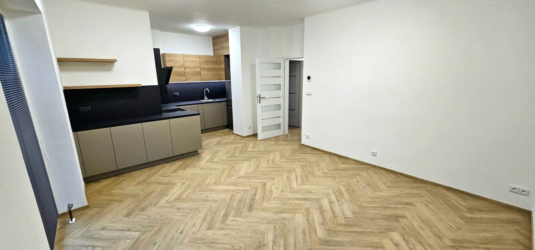 2 bedroom with open-plan kitchen flat to rent, 75 m², Pod Kesnerkou, Prague, Prague 2 bedroom with open-plan kitchen flat to rent, 75 m², Pod Kesnerkou, Prague, Prague