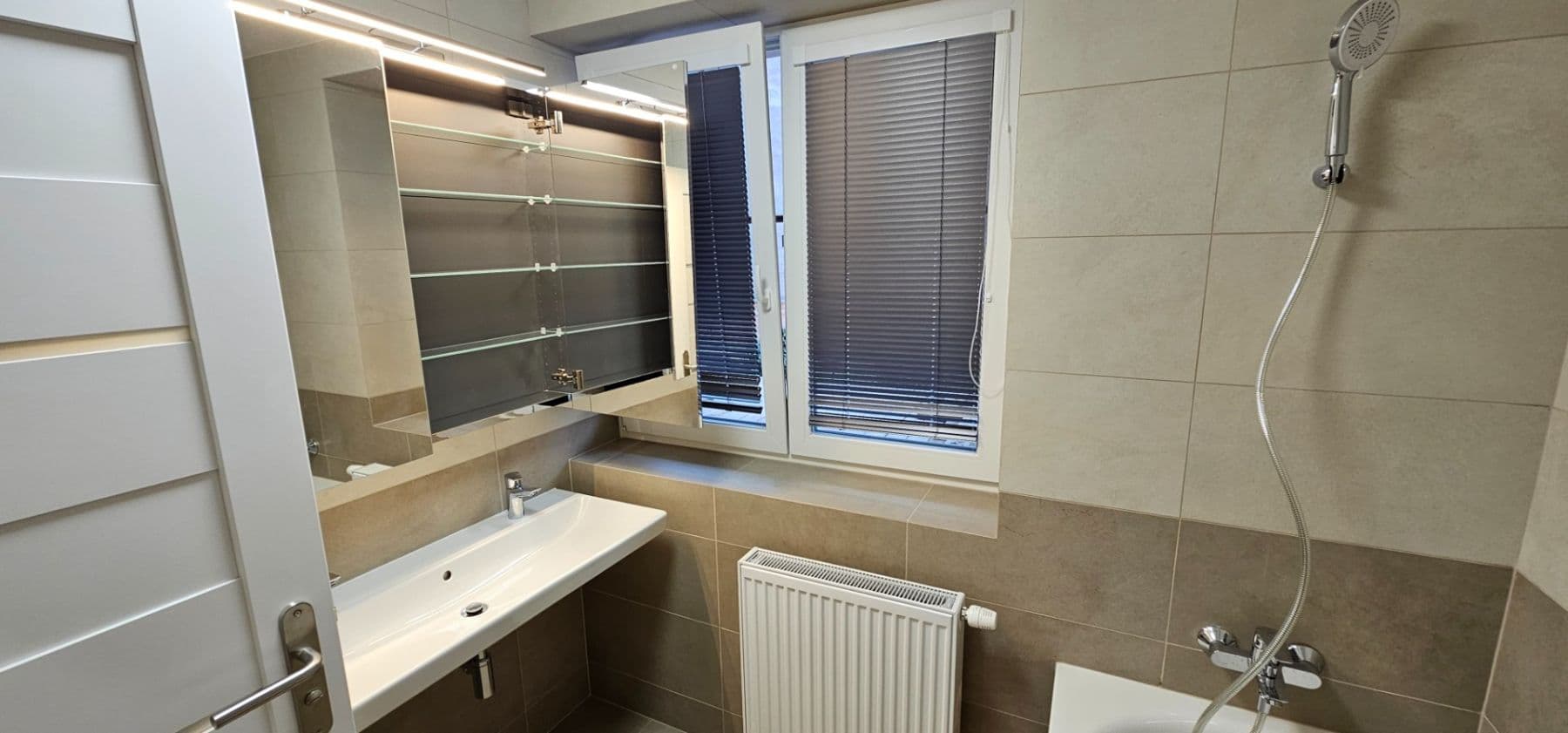 2 bedroom with open-plan kitchen flat to rent, 75 m², Pod Kesnerkou, Prague, Prague 2 bedroom with open-plan kitchen flat to rent, 75 m², Pod Kesnerkou, Prague, Prague