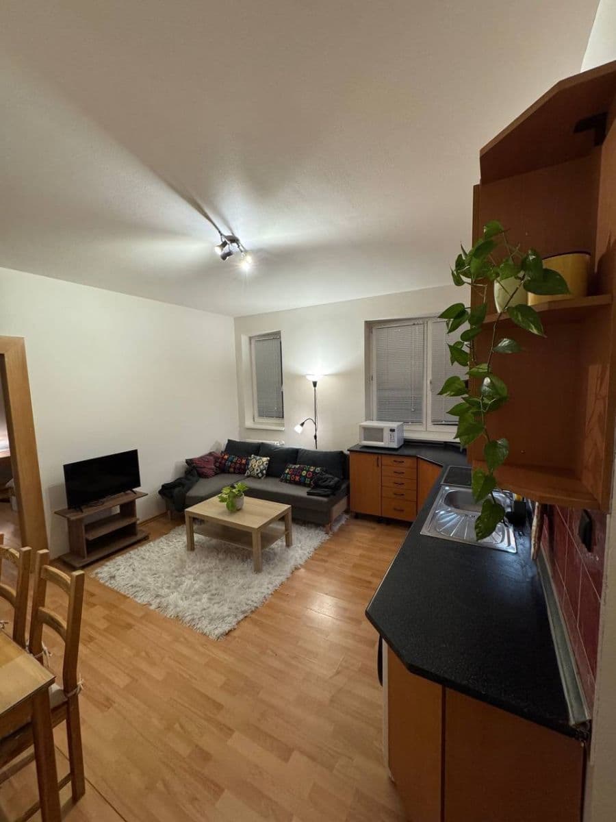 3 bedroom flat to rent, 50 m², Svätoplukova, Ružinov, Bratislavský Region 3 bedroom flat to rent, 50 m², Svätoplukova, Ružinov, Bratislavský Region