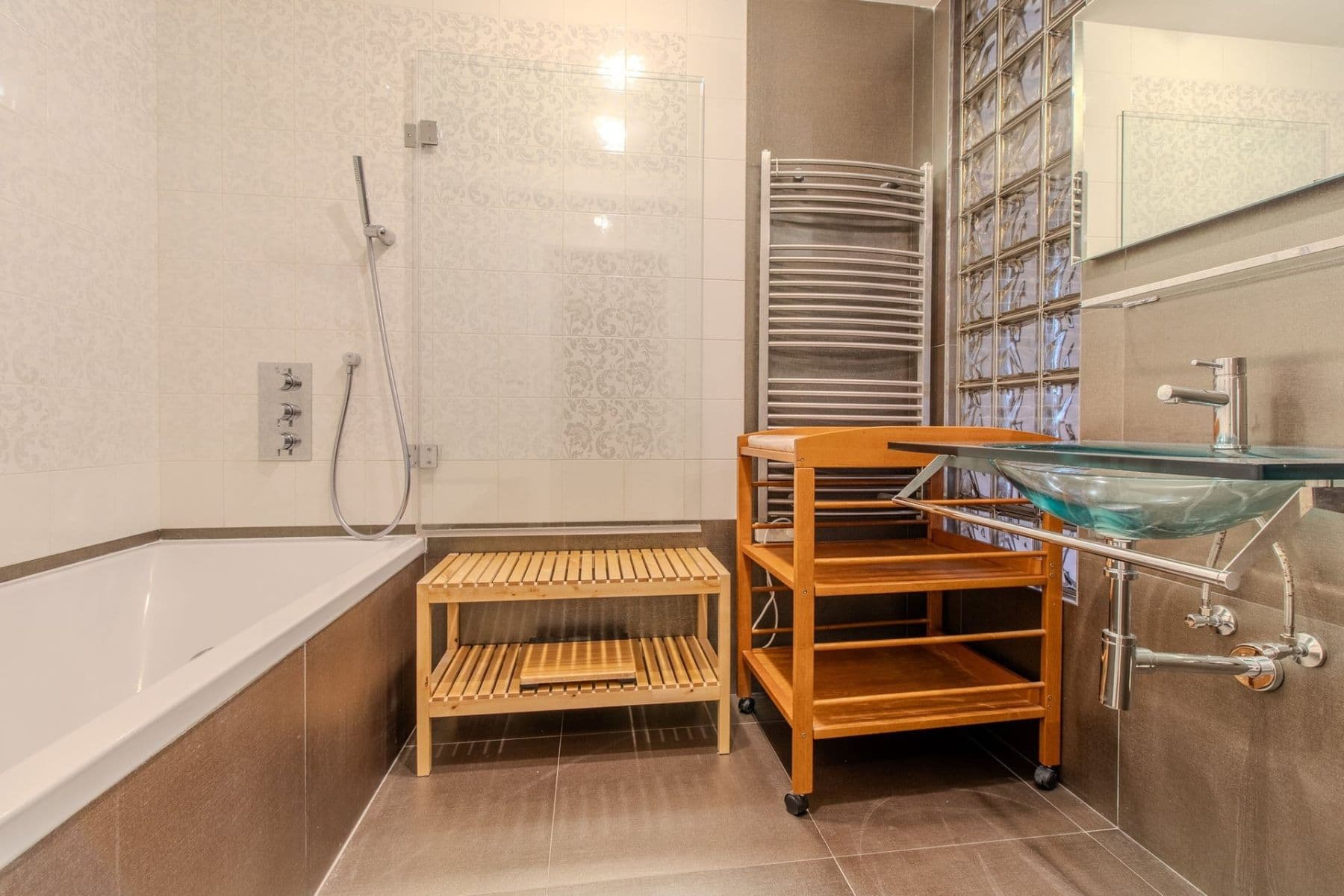 3 bedroom with open-plan kitchen flat to rent, 88 m², Kloboučnická, Prague, Prague 3 bedroom with open-plan kitchen flat to rent, 88 m², Kloboučnická, Prague, Prague