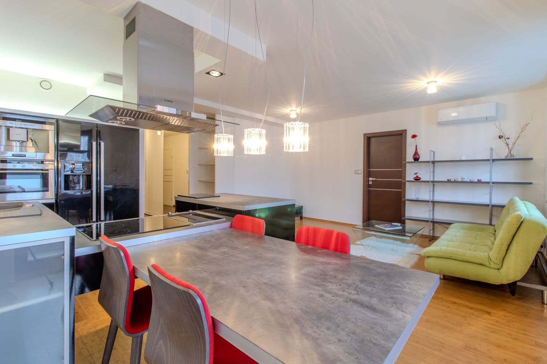 3 bedroom with open-plan kitchen flat to rent, 88 m², Kloboučnická, Prague, Prague 3 bedroom with open-plan kitchen flat to rent, 88 m², Kloboučnická, Prague, Prague