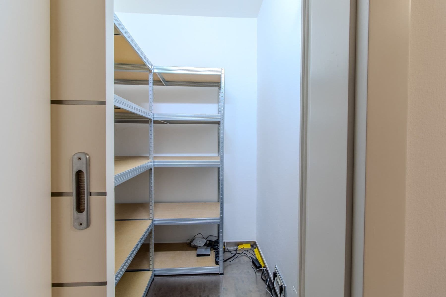 3 bedroom with open-plan kitchen flat to rent, 88 m², Kloboučnická, Prague, Prague 3 bedroom with open-plan kitchen flat to rent, 88 m², Kloboučnická, Prague, Prague