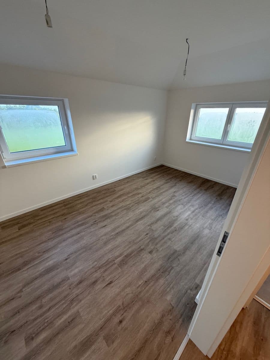 3 bedroom with open-plan kitchen flat for sale, 110 m², Strančice, Středočeský Region 3 bedroom with open-plan kitchen flat for sale, 110 m², Strančice, Středočeský Region