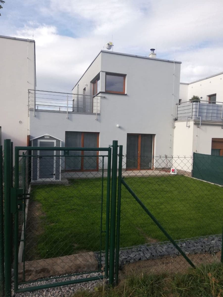 1 bedroom with open-plan kitchen flat to rent, 50 m², U Hostavického potoka, Prague, Prague 1 bedroom with open-plan kitchen flat to rent, 50 m², U Hostavického potoka, Prague, Prague