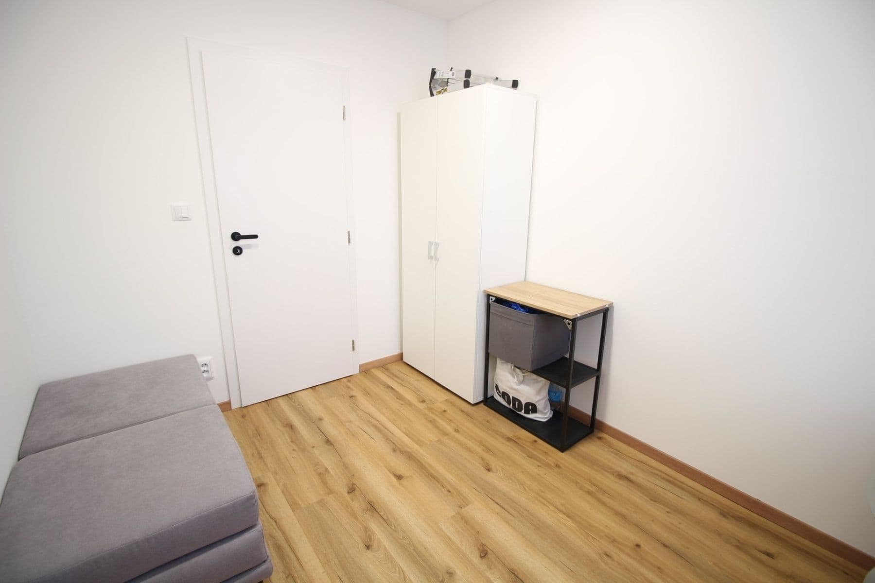 2 bedroom with open-plan kitchen flat to rent, 60 m², Kosmonautů, Mělník, Středočeský Region 2 bedroom with open-plan kitchen flat to rent, 60 m², Kosmonautů, Mělník, Středočeský Region