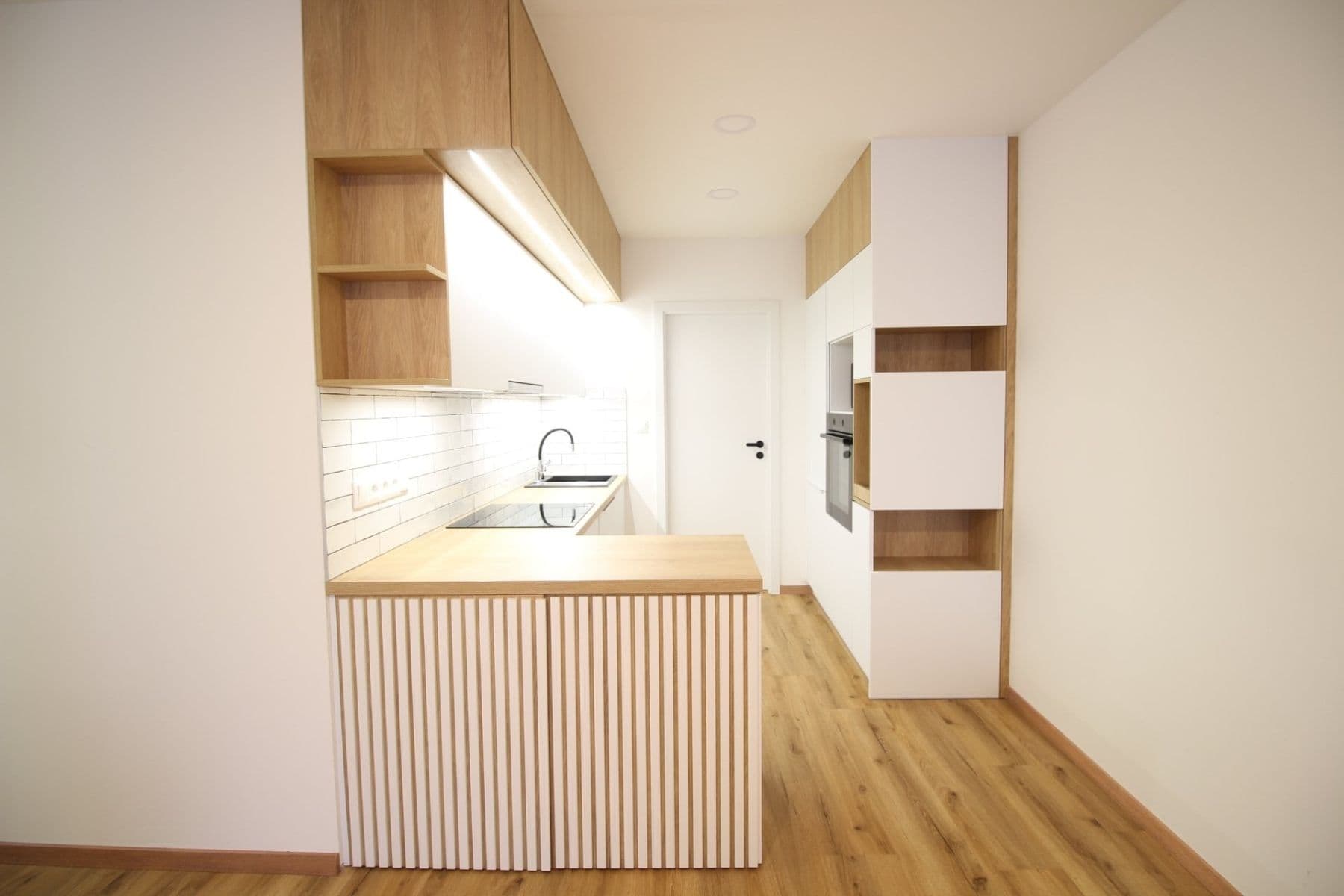 2 bedroom with open-plan kitchen flat to rent, 60 m², Kosmonautů, Mělník, Středočeský Region 2 bedroom with open-plan kitchen flat to rent, 60 m², Kosmonautů, Mělník, Středočeský Region