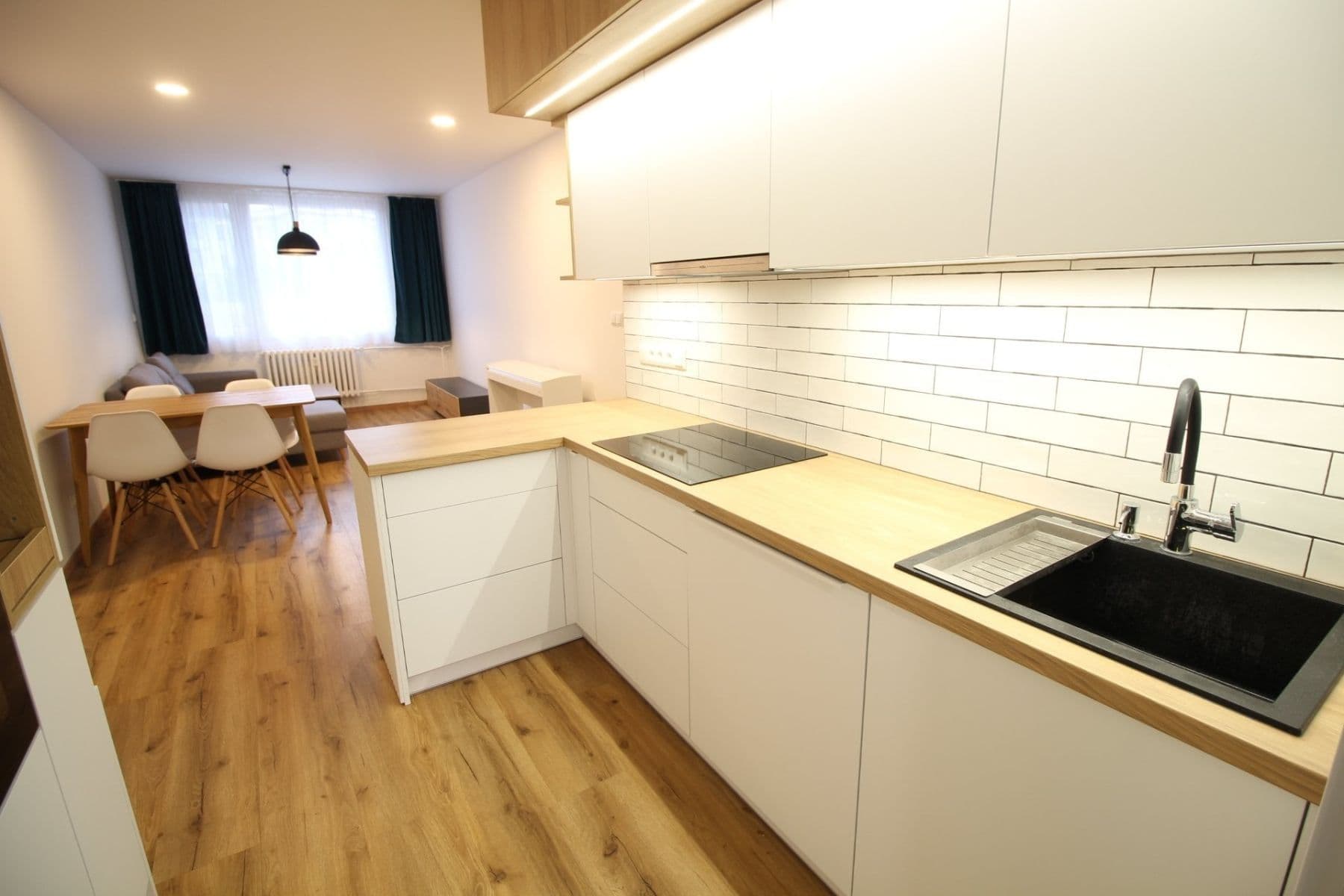 2 bedroom with open-plan kitchen flat to rent, 60 m², Kosmonautů, Mělník, Středočeský Region 2 bedroom with open-plan kitchen flat to rent, 60 m², Kosmonautů, Mělník, Středočeský Region