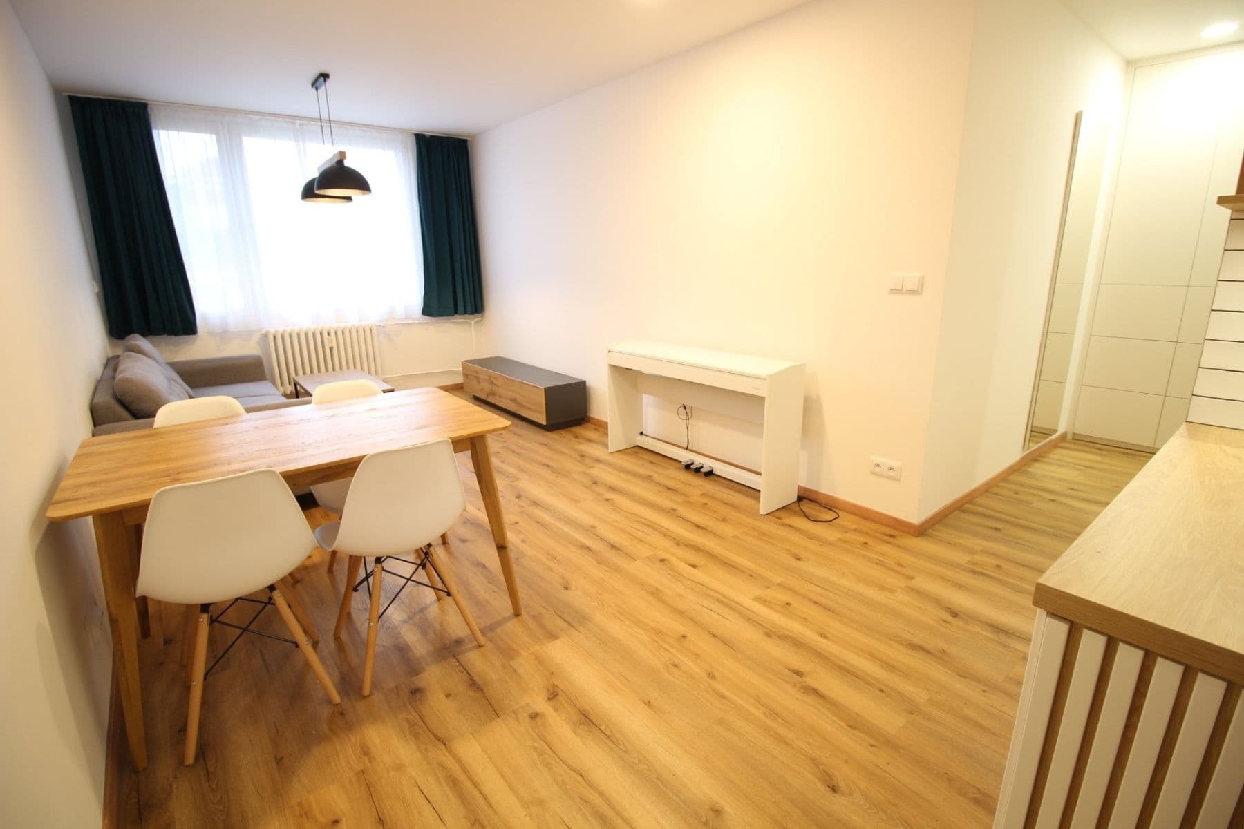 2 bedroom with open-plan kitchen flat to rent, 60 m², Kosmonautů, Mělník, Středočeský Region 2 bedroom with open-plan kitchen flat to rent, 60 m², Kosmonautů, Mělník, Středočeský Region