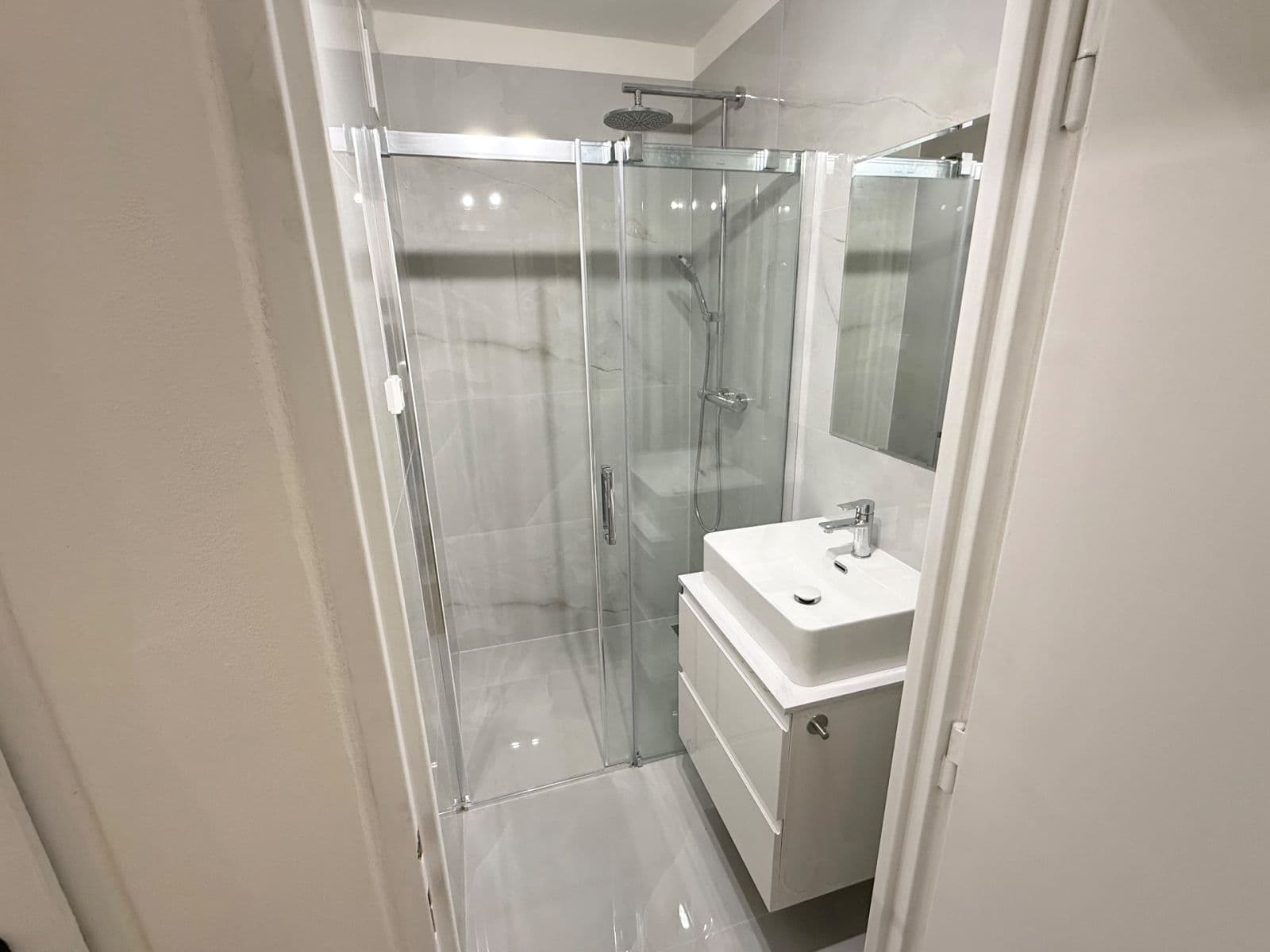 1 bedroom with open-plan kitchen flat to rent, 51 m², Holečkova, Prague, Prague 1 bedroom with open-plan kitchen flat to rent, 51 m², Holečkova, Prague, Prague