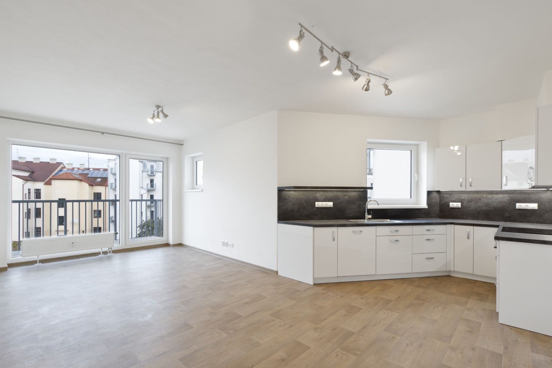 1 bedroom with open-plan kitchen flat to rent, 61 m², Otýlie Beníškové, Plzeň, Plzeňský Region 1 bedroom with open-plan kitchen flat to rent, 61 m², Otýlie Beníškové, Plzeň, Plzeňský Region