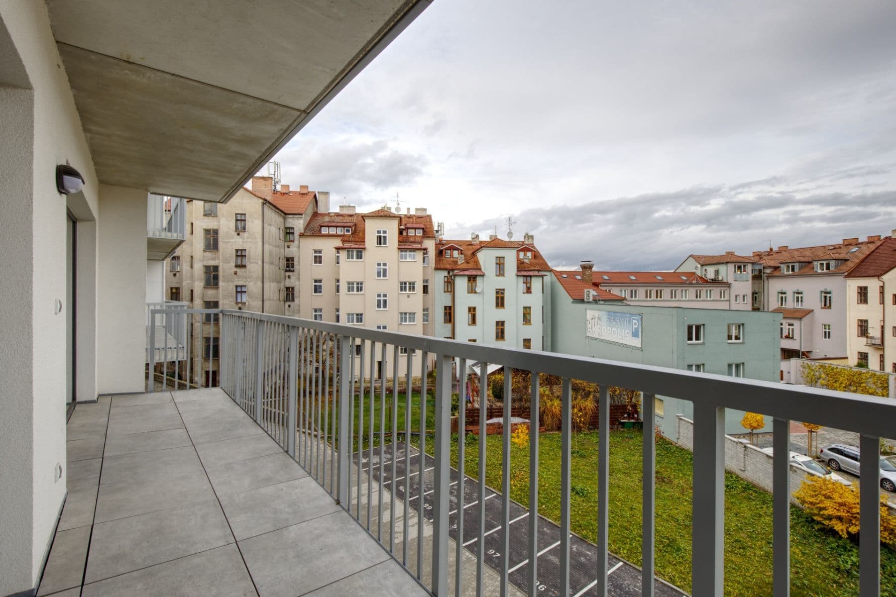 1 bedroom with open-plan kitchen flat to rent, 61 m², Otýlie Beníškové, Plzeň, Plzeňský Region 1 bedroom with open-plan kitchen flat to rent, 61 m², Otýlie Beníškové, Plzeň, Plzeňský Region