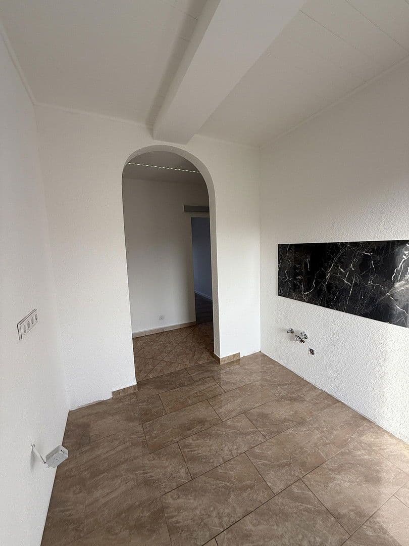 4 bedroom flat to rent, 80 m², Altstadtstraße 25, Leverkusen, North Rhine-Westphalia 4 bedroom flat to rent, 80 m², Altstadtstraße 25, Leverkusen, North Rhine-Westphalia