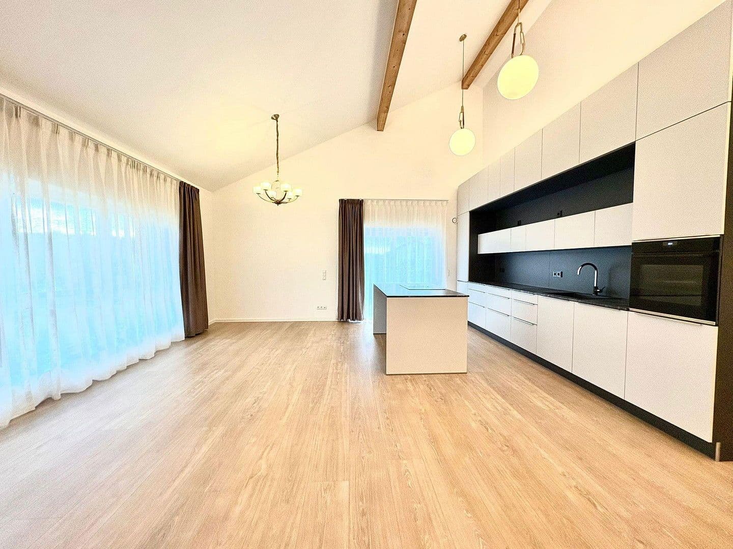3 bedroom with open-plan kitchen flat to rent, 149 m², Dingolfing, Bavaria 3 bedroom with open-plan kitchen flat to rent, 149 m², Dingolfing, Bavaria