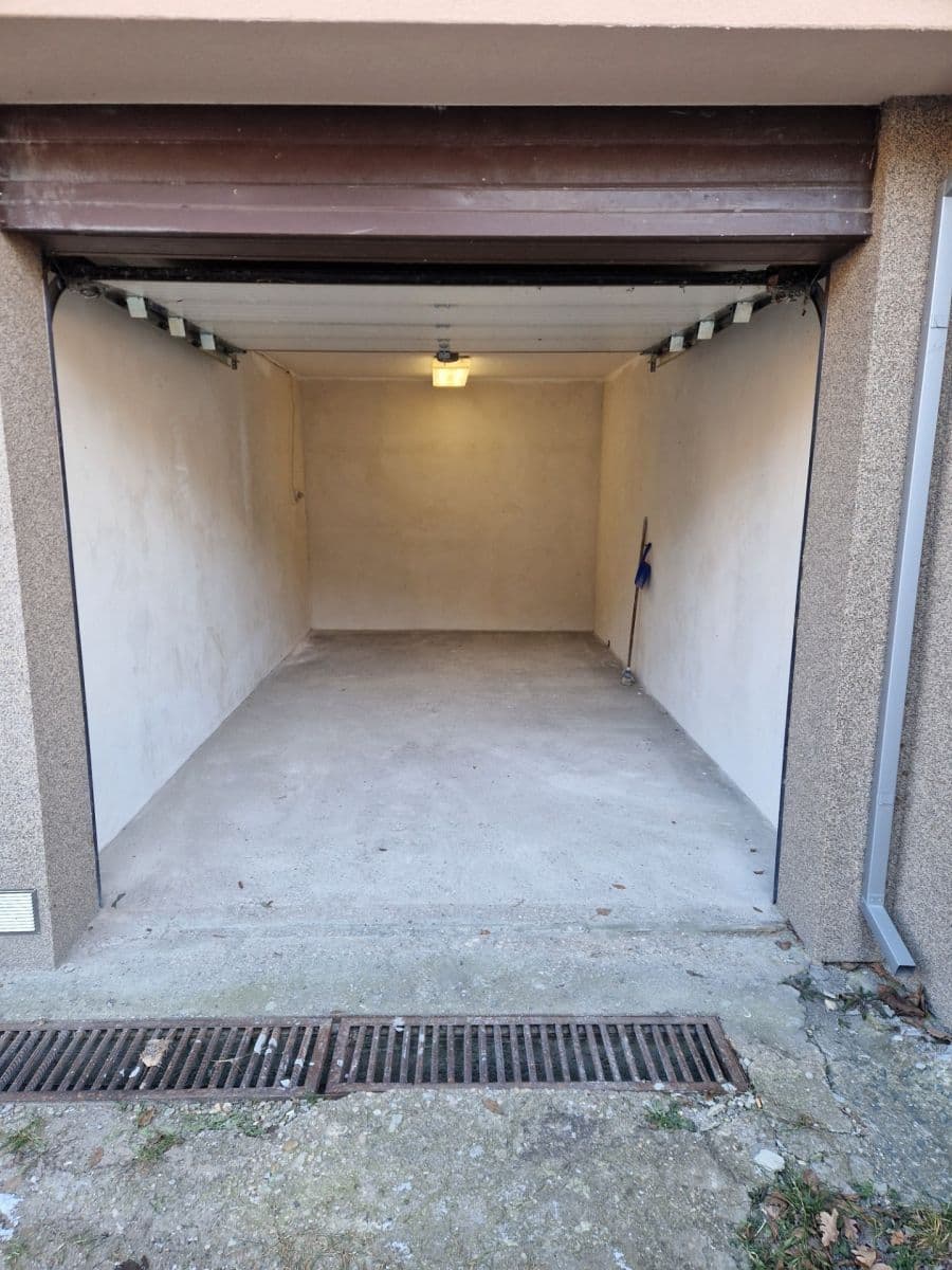 garage to rent, 18 m², Lysá nad Labem, Středočeský Region garage to rent, 18 m², Lysá nad Labem, Středočeský Region