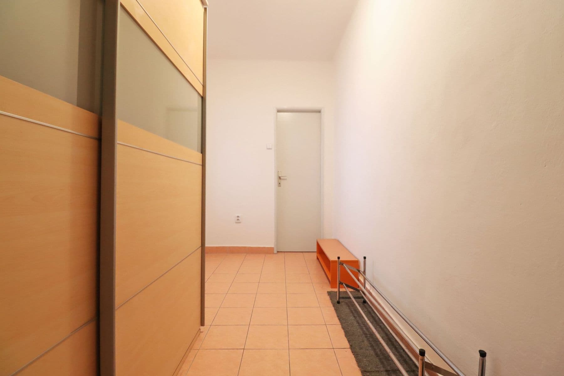 1 bedroom with open-plan kitchen flat to rent, 49 m², Červené Vršky, Benešov, Středočeský Region 1 bedroom with open-plan kitchen flat to rent, 49 m², Červené Vršky, Benešov, Středočeský Region