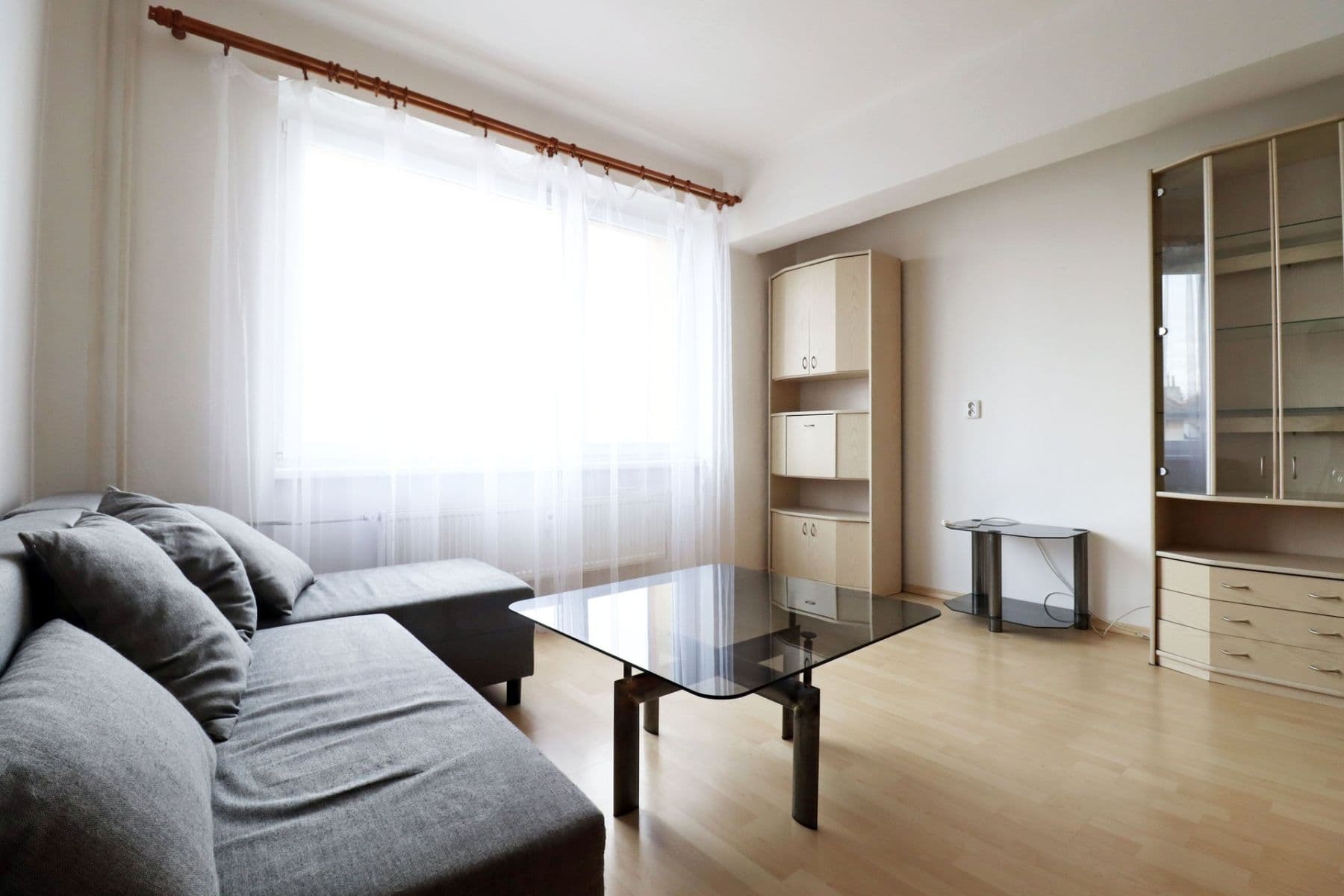 1 bedroom with open-plan kitchen flat to rent, 49 m², Červené Vršky, Benešov, Středočeský Region 1 bedroom with open-plan kitchen flat to rent, 49 m², Červené Vršky, Benešov, Středočeský Region