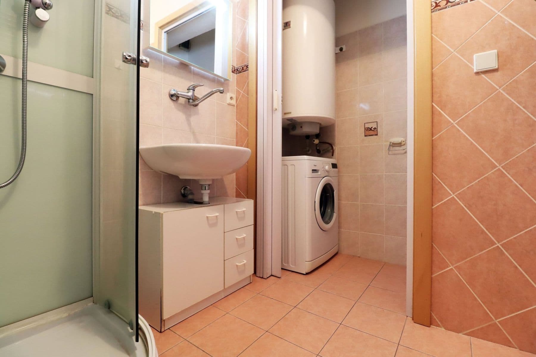 1 bedroom with open-plan kitchen flat to rent, 49 m², Červené Vršky, Benešov, Středočeský Region 1 bedroom with open-plan kitchen flat to rent, 49 m², Červené Vršky, Benešov, Středočeský Region