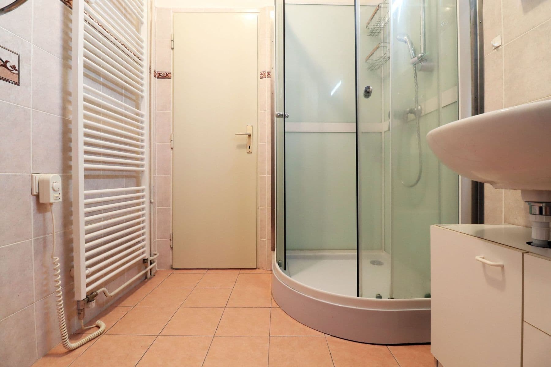 1 bedroom with open-plan kitchen flat to rent, 49 m², Červené Vršky, Benešov, Středočeský Region 1 bedroom with open-plan kitchen flat to rent, 49 m², Červené Vršky, Benešov, Středočeský Region