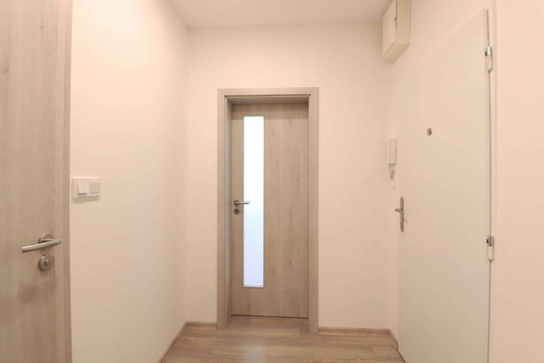 1 bedroom with open-plan kitchen flat to rent, 37 m², Topolová, Prague, Prague 1 bedroom with open-plan kitchen flat to rent, 37 m², Topolová, Prague, Prague