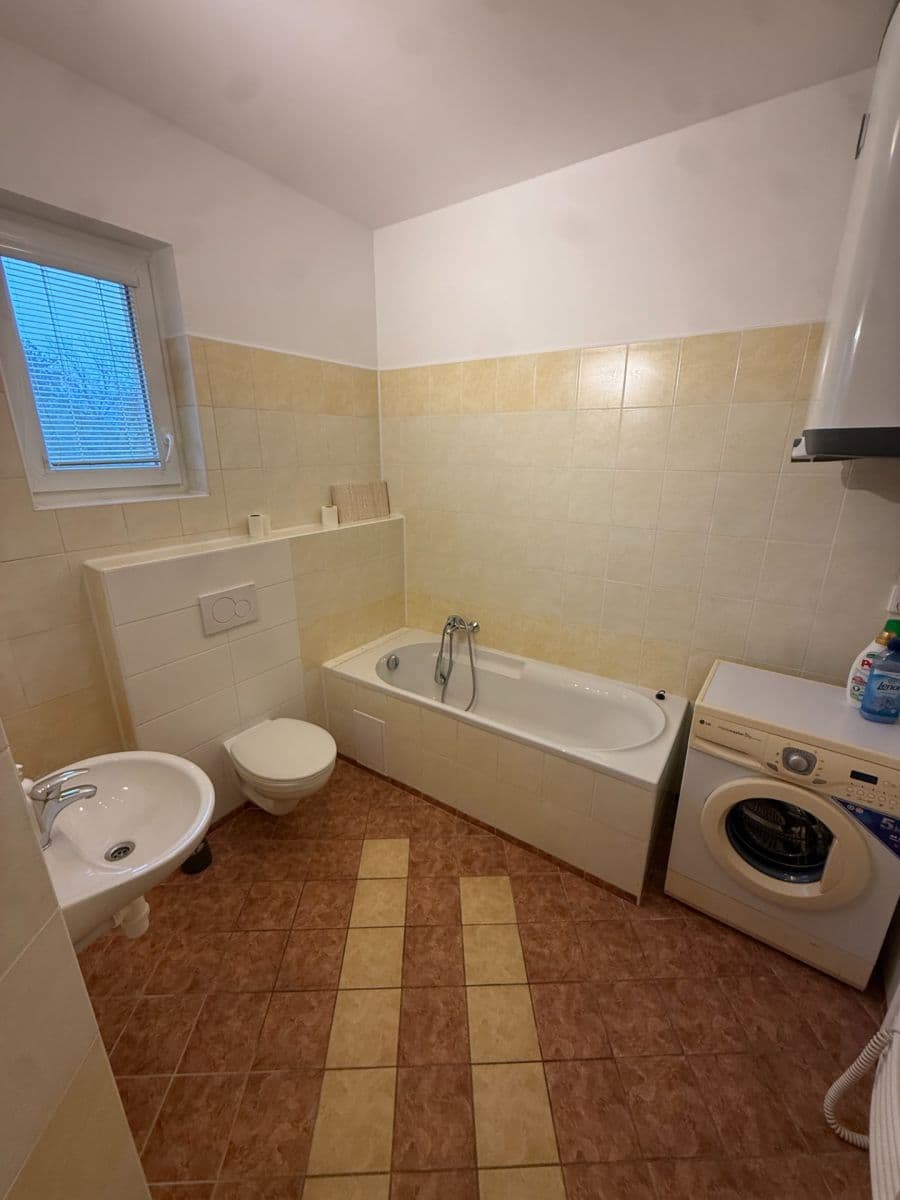 2 bedroom flat to rent, 65 m², Zdeňka Lhoty, Černošice, Středočeský Region 2 bedroom flat to rent, 65 m², Zdeňka Lhoty, Černošice, Středočeský Region