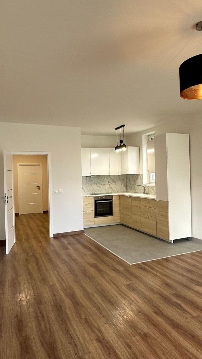 2 bedroom with open-plan kitchen flat to rent, 85 m², Pastevců, Prague, Prague 2 bedroom with open-plan kitchen flat to rent, 85 m², Pastevců, Prague, Prague