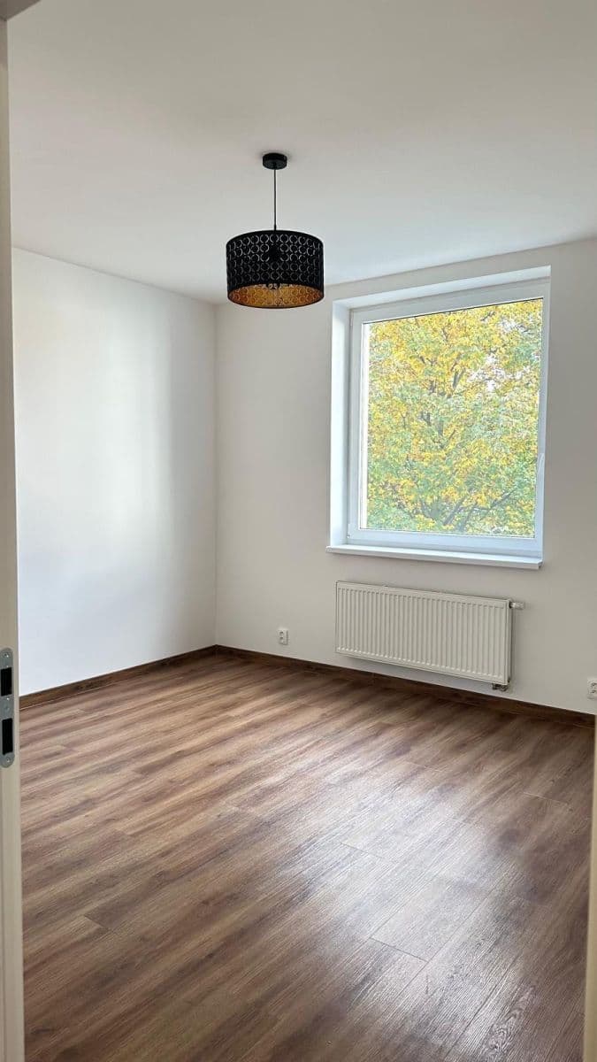 2 bedroom with open-plan kitchen flat to rent, 85 m², Pastevců, Prague, Prague 2 bedroom with open-plan kitchen flat to rent, 85 m², Pastevců, Prague, Prague