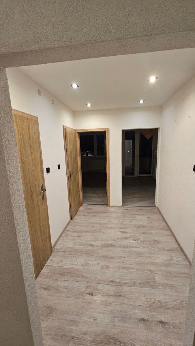 2 bedroom flat to rent, 48 m², Helenská, Považská Bystrica, Trenčiansky Region 2 bedroom flat to rent, 48 m², Helenská, Považská Bystrica, Trenčiansky Region