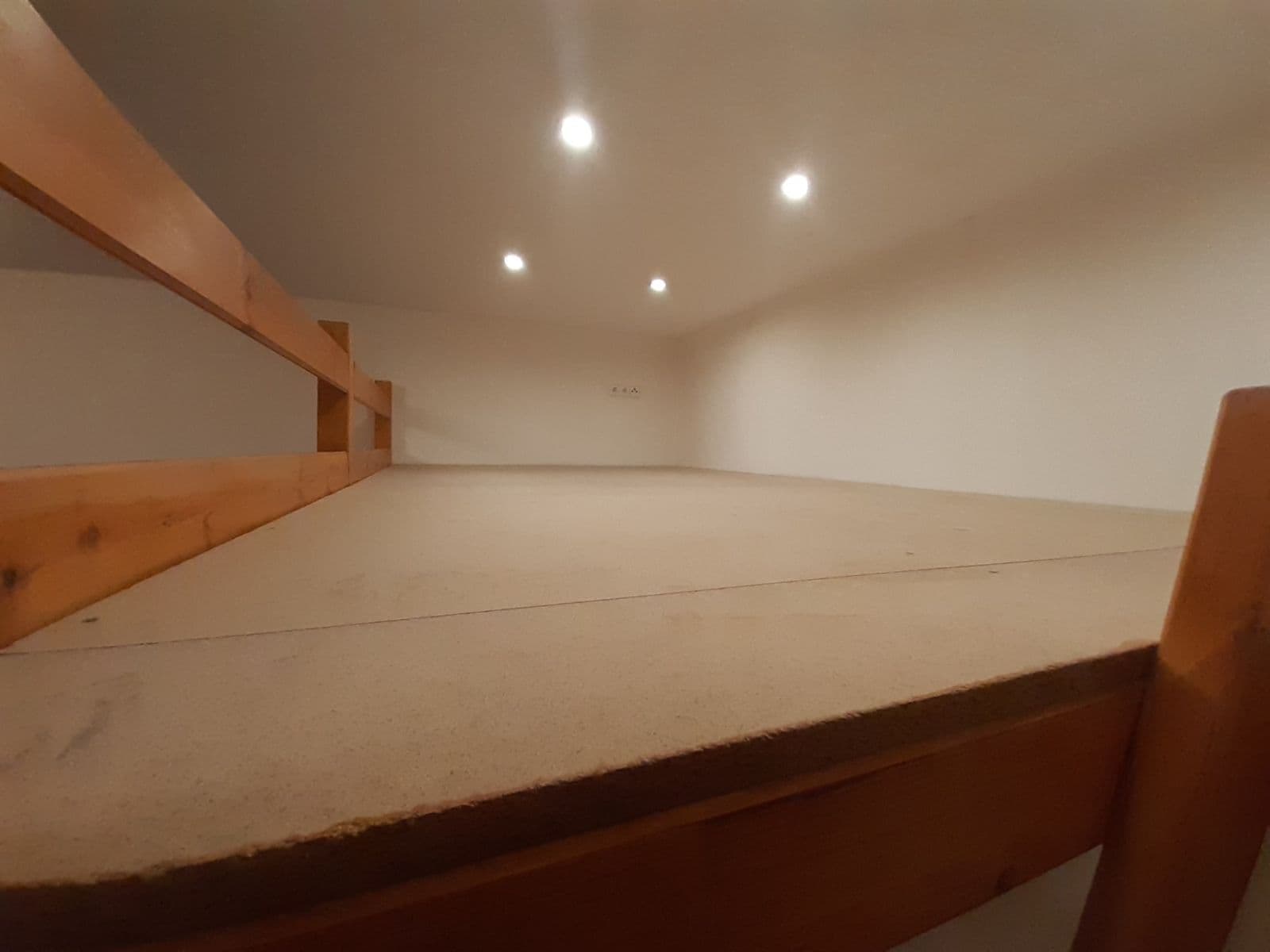 Studio flat to rent, 28 m², Plzeňská, Králův Dvůr, Středočeský Region Studio flat to rent, 28 m², Plzeňská, Králův Dvůr, Středočeský Region