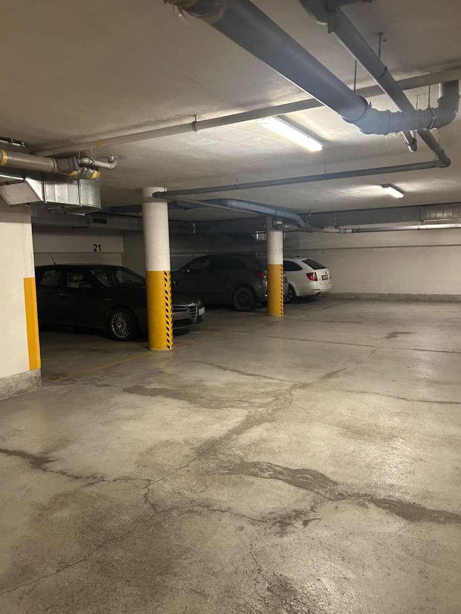 garage to rent, 15 m², Olomouc, Olomoucký Region garage to rent, 15 m², Olomouc, Olomoucký Region