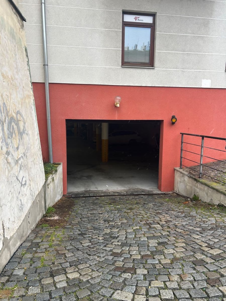 garage to rent, 15 m², Olomouc, Olomoucký Region garage to rent, 15 m², Olomouc, Olomoucký Region