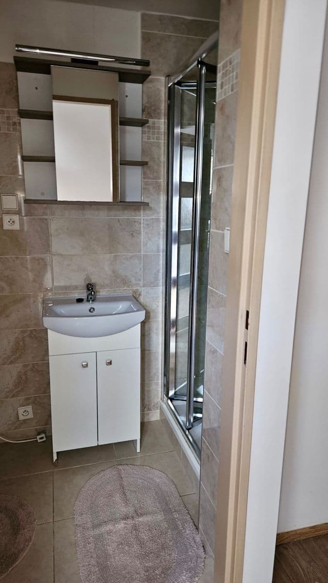 1 bedroom with open-plan kitchen flat to rent, 40 m², Lodní náměstí, Litoměřice, Ústecký Region 1 bedroom with open-plan kitchen flat to rent, 40 m², Lodní náměstí, Litoměřice, Ústecký Region