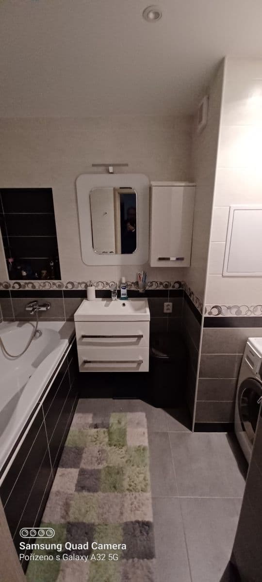 2 bedroom with open-plan kitchen flat to rent, 83 m², Píškova, Prague, Prague 2 bedroom with open-plan kitchen flat to rent, 83 m², Píškova, Prague, Prague