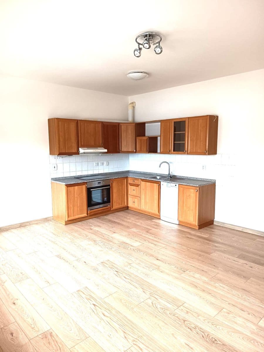 2 bedroom with open-plan kitchen flat to rent, 82 m², Koštířova, Prague, Prague 2 bedroom with open-plan kitchen flat to rent, 82 m², Koštířova, Prague, Prague