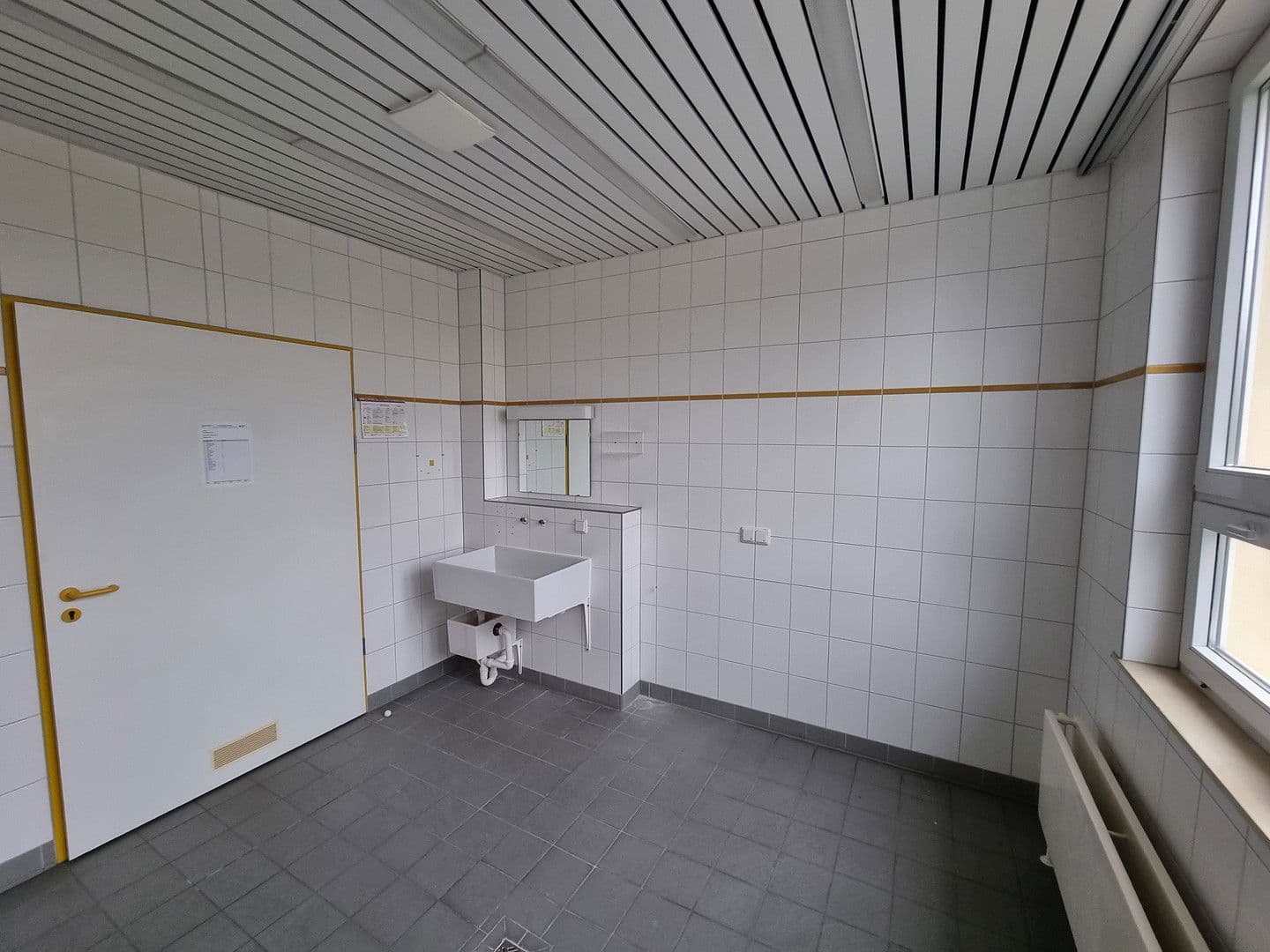 non-residential property for sale, 19,000 m², Lützowstr. 1, Stavenhagen, Mecklenburg-Vorpommern non-residential property for sale, 19,000 m², Lützowstr. 1, Stavenhagen, Mecklenburg-Vorpommern