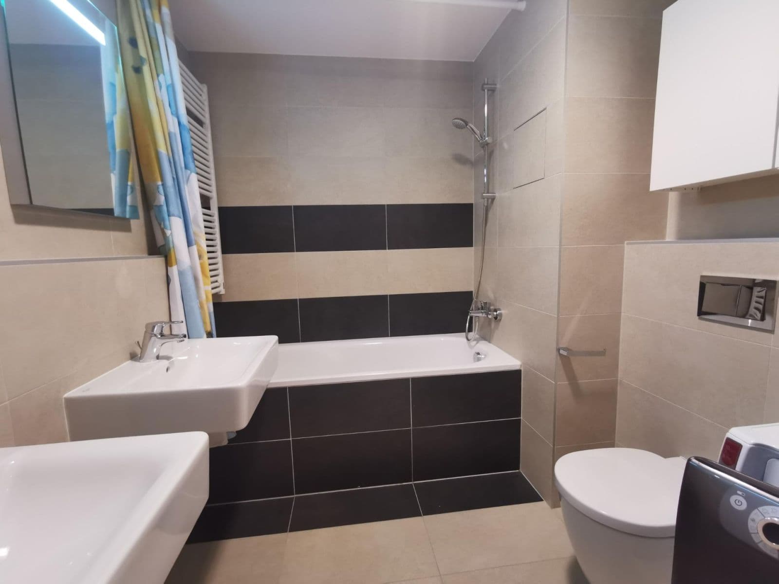 3 bedroom with open-plan kitchen flat to rent, 107 m², Petržílkova, Prague, Prague 3 bedroom with open-plan kitchen flat to rent, 107 m², Petržílkova, Prague, Prague