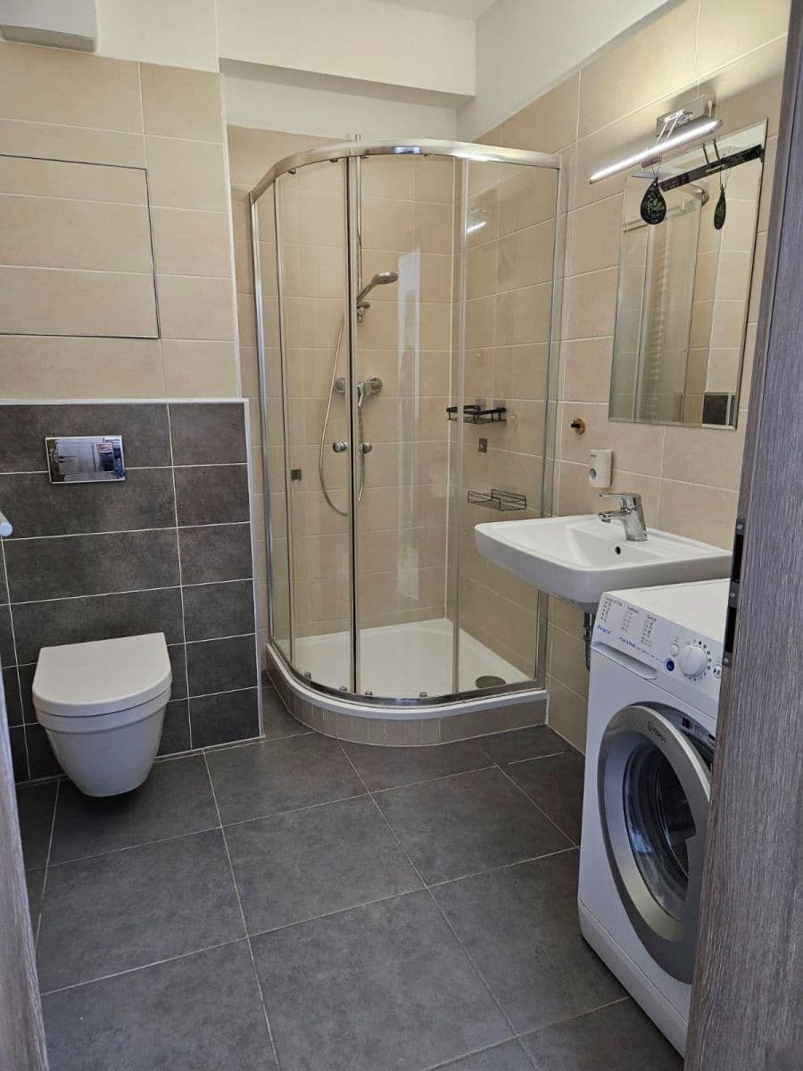 Studio flat to rent, 36 m², Edvarda Beneše, Olomouc, Olomoucký Region Studio flat to rent, 36 m², Edvarda Beneše, Olomouc, Olomoucký Region