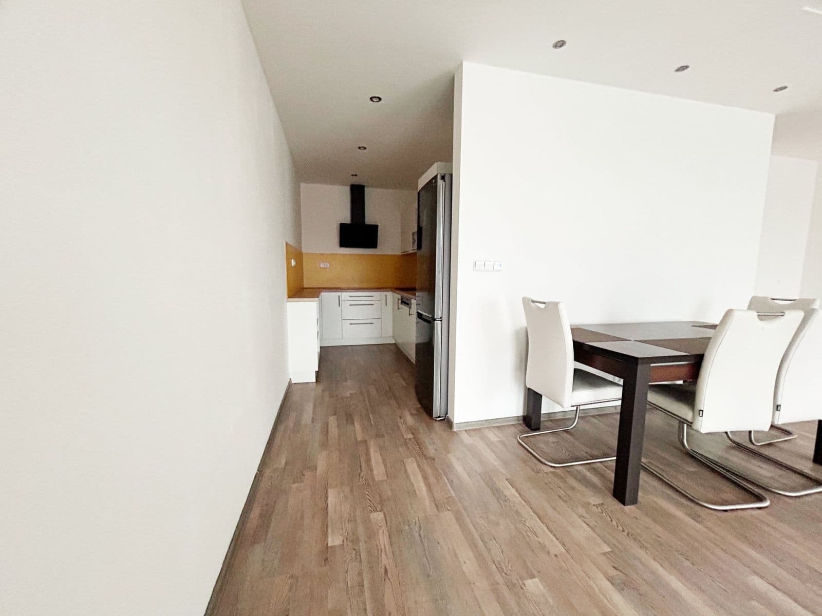 2 bedroom with open-plan kitchen flat to rent, 83 m², Václavská, Kolín, Středočeský Region 2 bedroom with open-plan kitchen flat to rent, 83 m², Václavská, Kolín, Středočeský Region