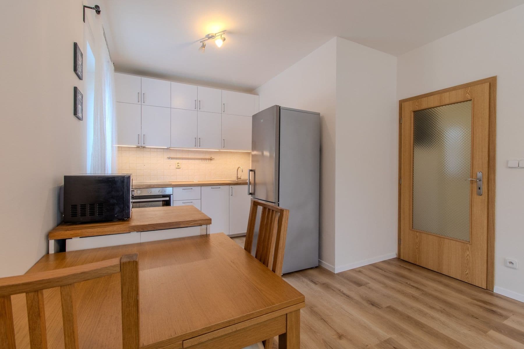 1 bedroom with open-plan kitchen flat to rent, 54 m², V dolině, Prague, Prague 1 bedroom with open-plan kitchen flat to rent, 54 m², V dolině, Prague, Prague