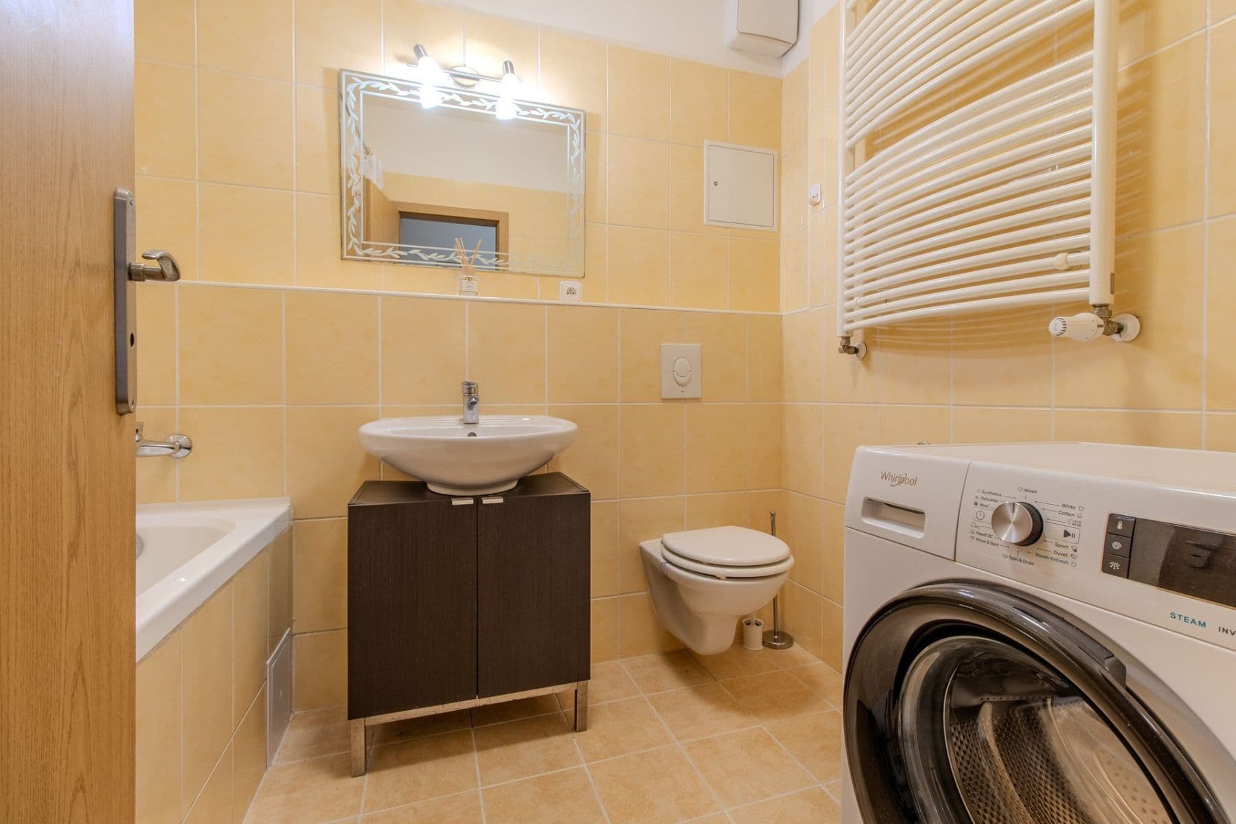 1 bedroom with open-plan kitchen flat to rent, 54 m², V dolině, Prague, Prague 1 bedroom with open-plan kitchen flat to rent, 54 m², V dolině, Prague, Prague