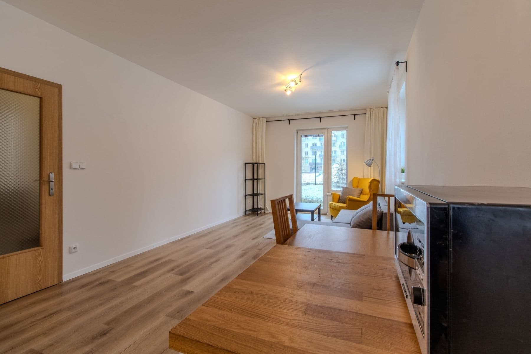 1 bedroom with open-plan kitchen flat to rent, 54 m², V dolině, Prague, Prague 1 bedroom with open-plan kitchen flat to rent, 54 m², V dolině, Prague, Prague