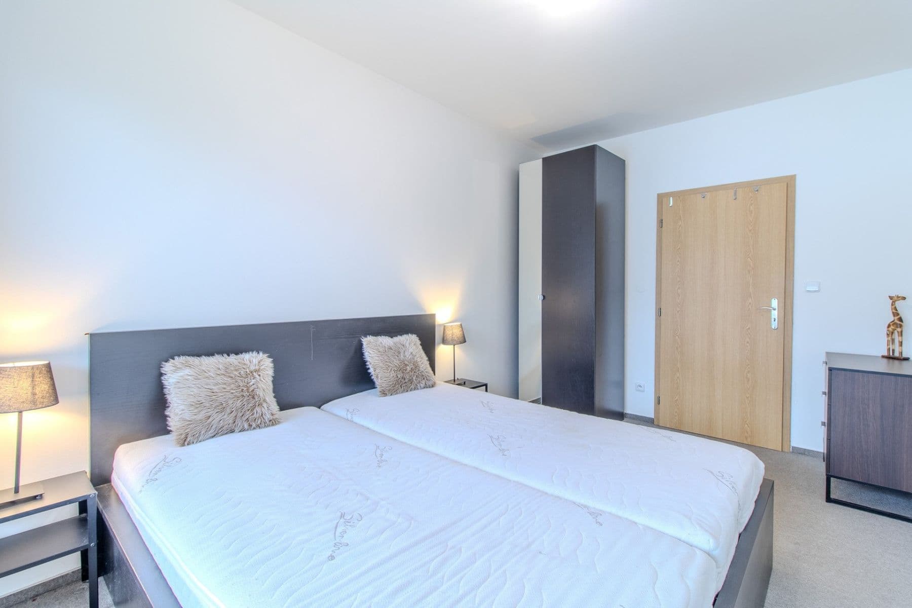 1 bedroom with open-plan kitchen flat to rent, 54 m², V dolině, Prague, Prague 1 bedroom with open-plan kitchen flat to rent, 54 m², V dolině, Prague, Prague