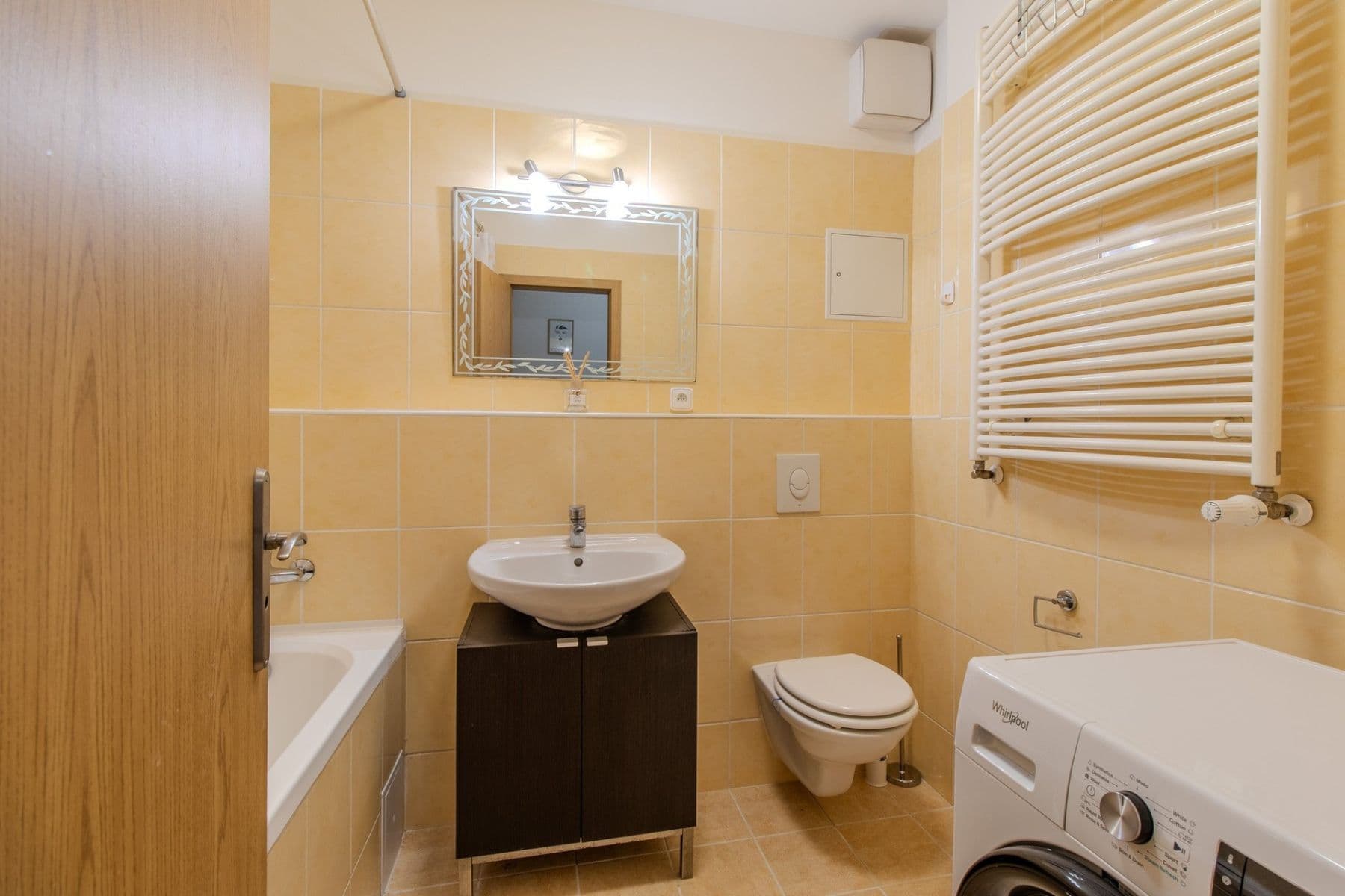 1 bedroom with open-plan kitchen flat to rent, 54 m², V dolině, Prague, Prague 1 bedroom with open-plan kitchen flat to rent, 54 m², V dolině, Prague, Prague
