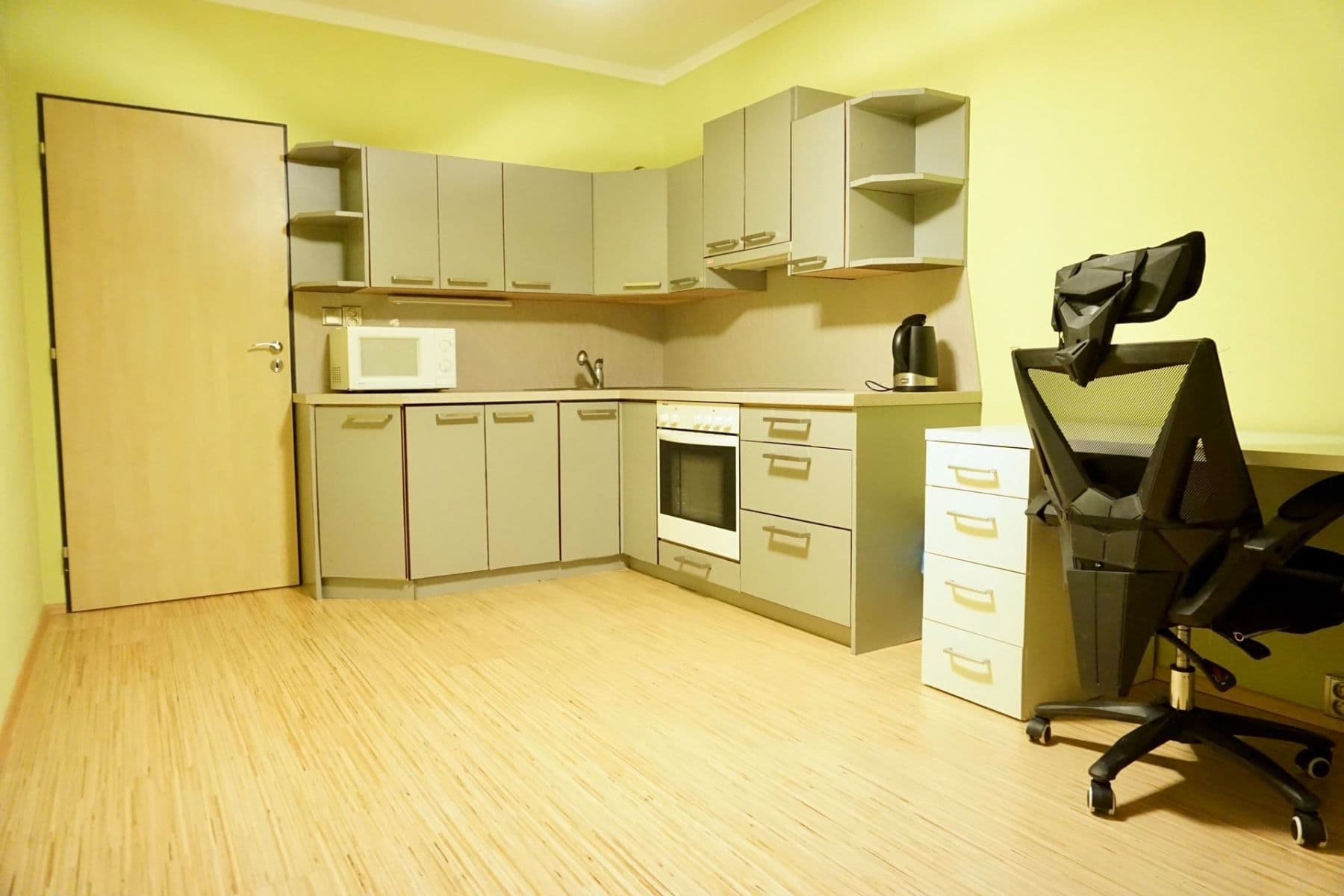 1 bedroom with open-plan kitchen flat to rent, 40 m², Bryksova, Prague, Prague 1 bedroom with open-plan kitchen flat to rent, 40 m², Bryksova, Prague, Prague